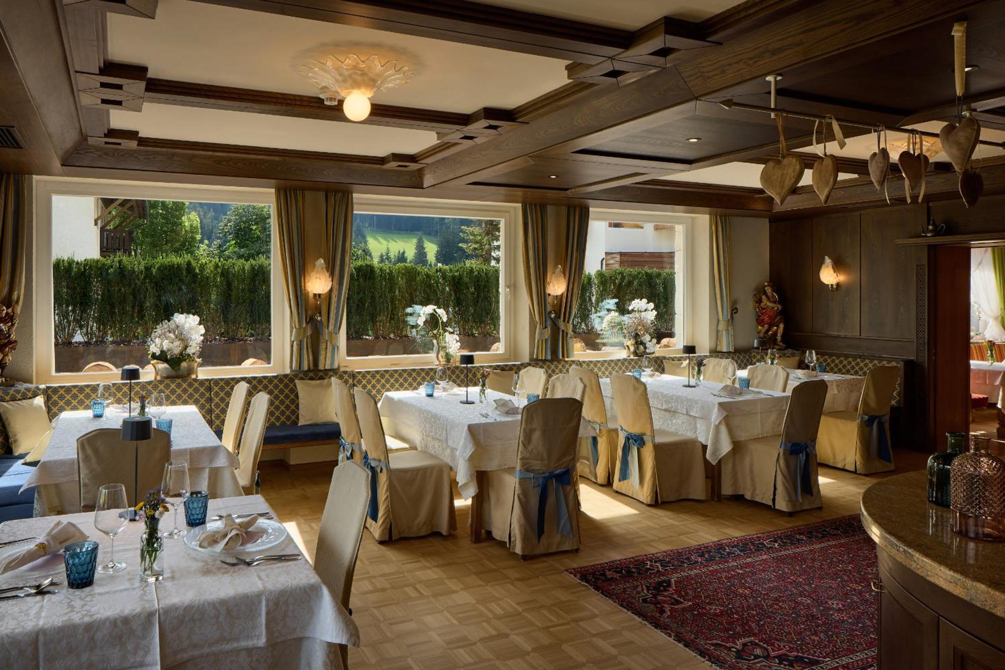 Dolomites Wellness Hotel Savoy Ла Вилла Экстерьер фото